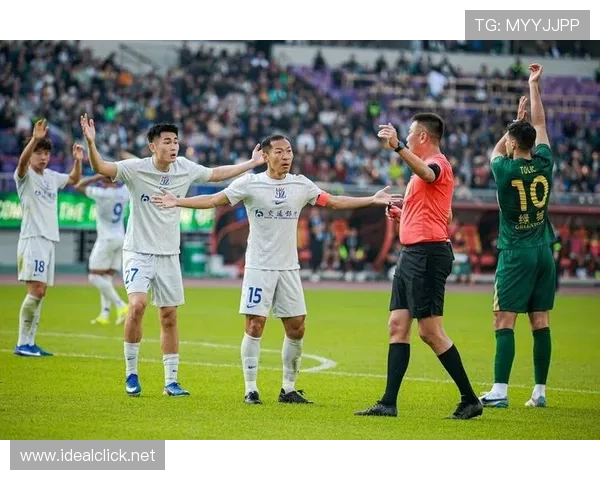 申花中场控场乏力，体系缺陷还是球员状态拖累？